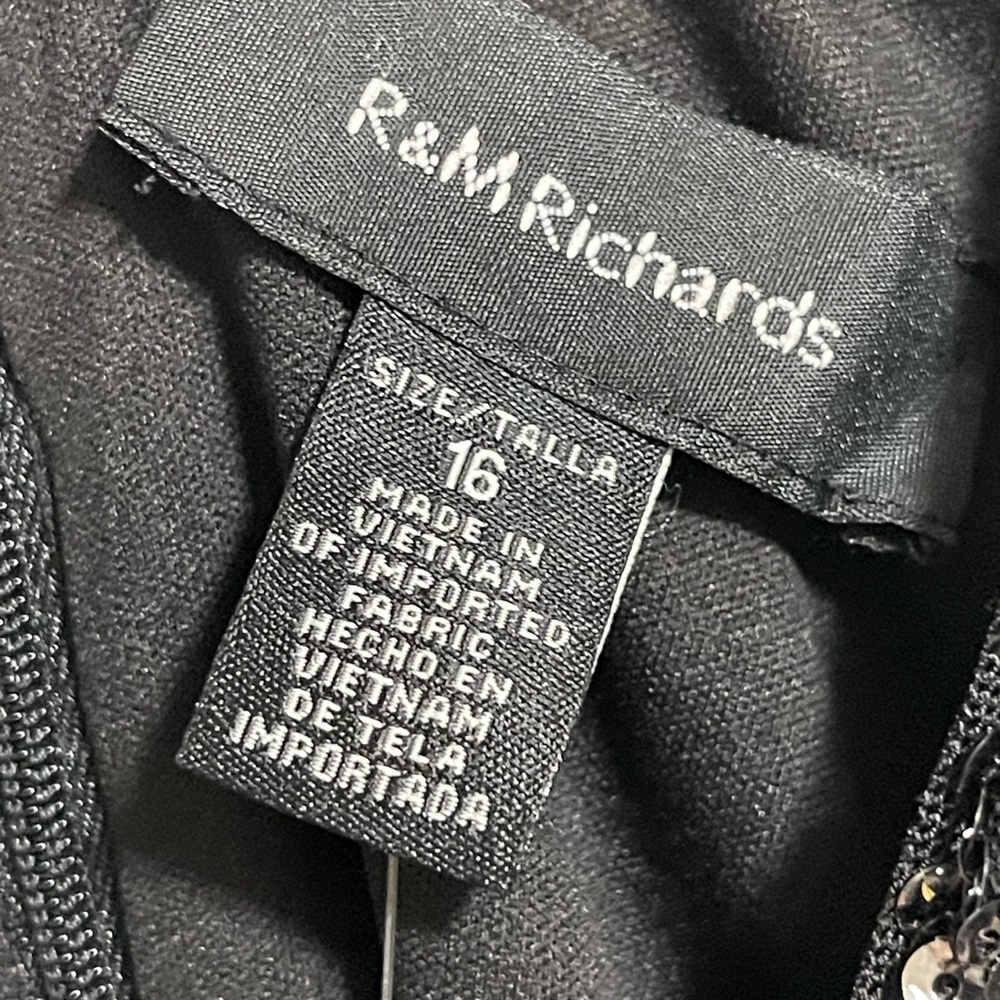 R&M Richard’s Elegant Black Gun Dress - Picture 4 of 8